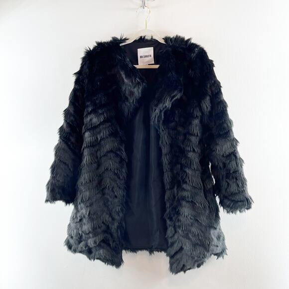BB Dakota Its All Happening Chevron Faux Fur Winter Coat Jacket Black XS - Picture 4 of 9